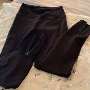 Lucy black leggings with zip ankle detail